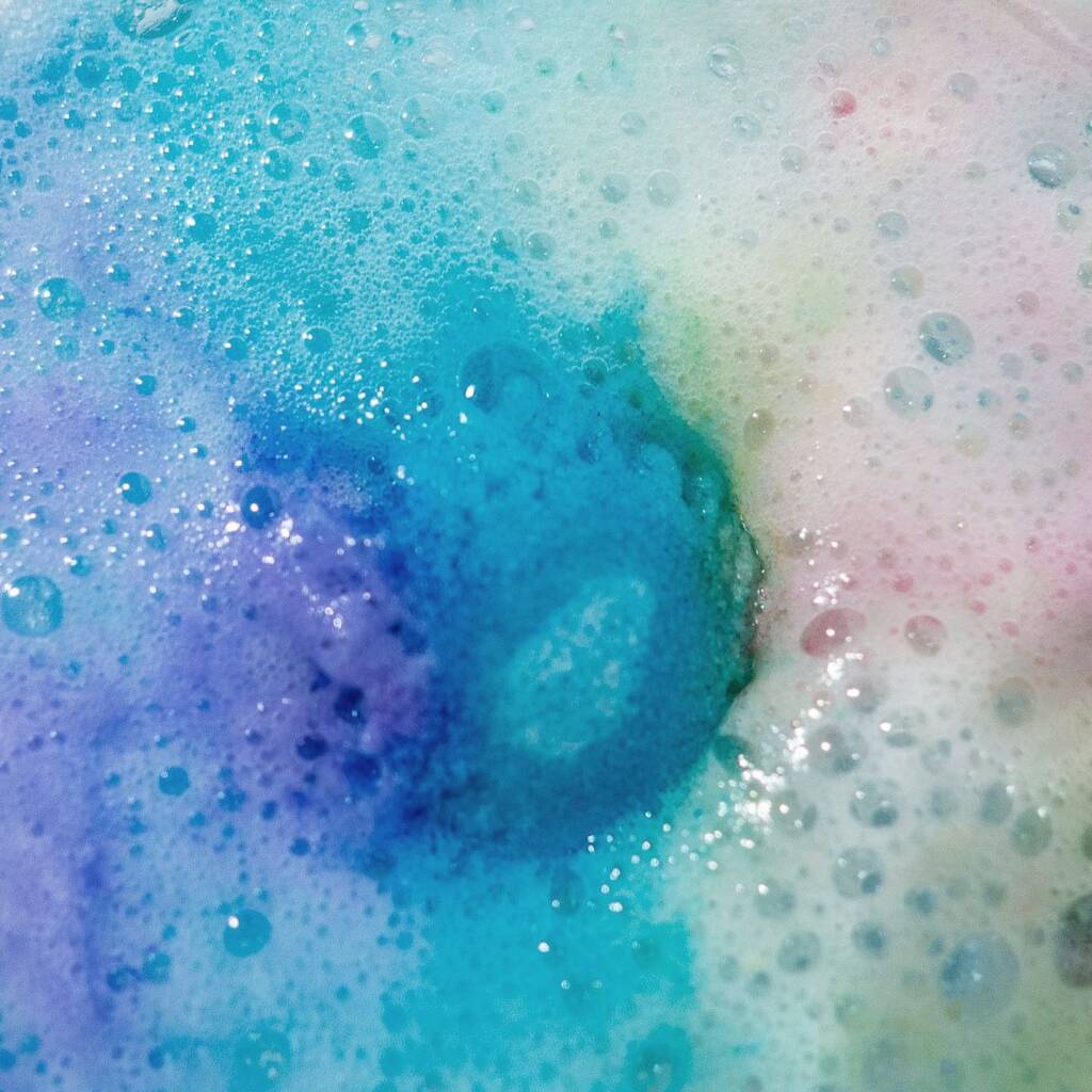 Set Of 10 Unicorn Poo Bath Bombs - alternative angle