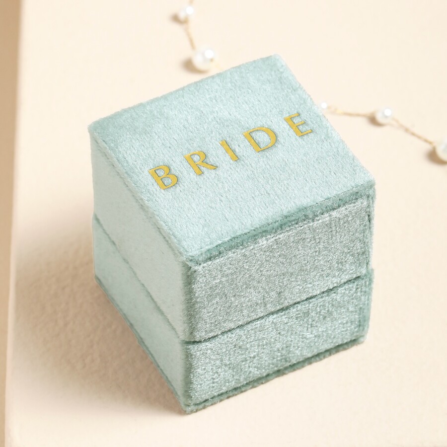 'Bride' Green Velvet Earrings Box - detail view