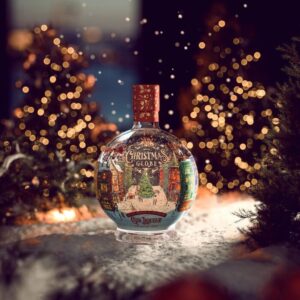 Light Up Snow Globe Spiced Orange & Cranberry Gin Liqueur 70cl - Thumbnail 4