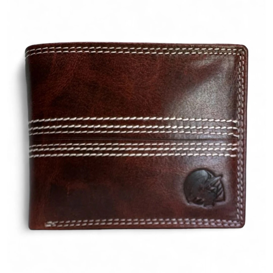 Buffalo Leather Cricket Wallet With RFIA - close-up detail